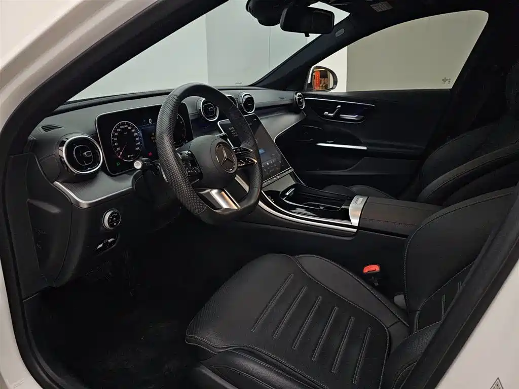 Mercedes-Benz C-Class 2023 — фото 6