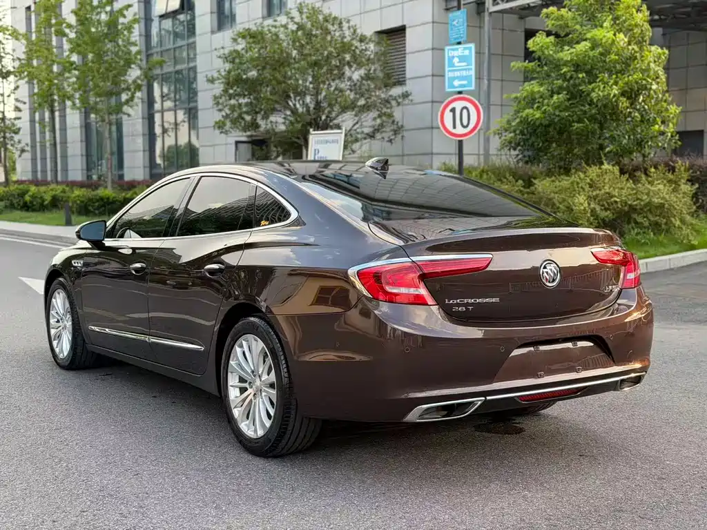 Buick LaCrosse 2018 — фото 14
