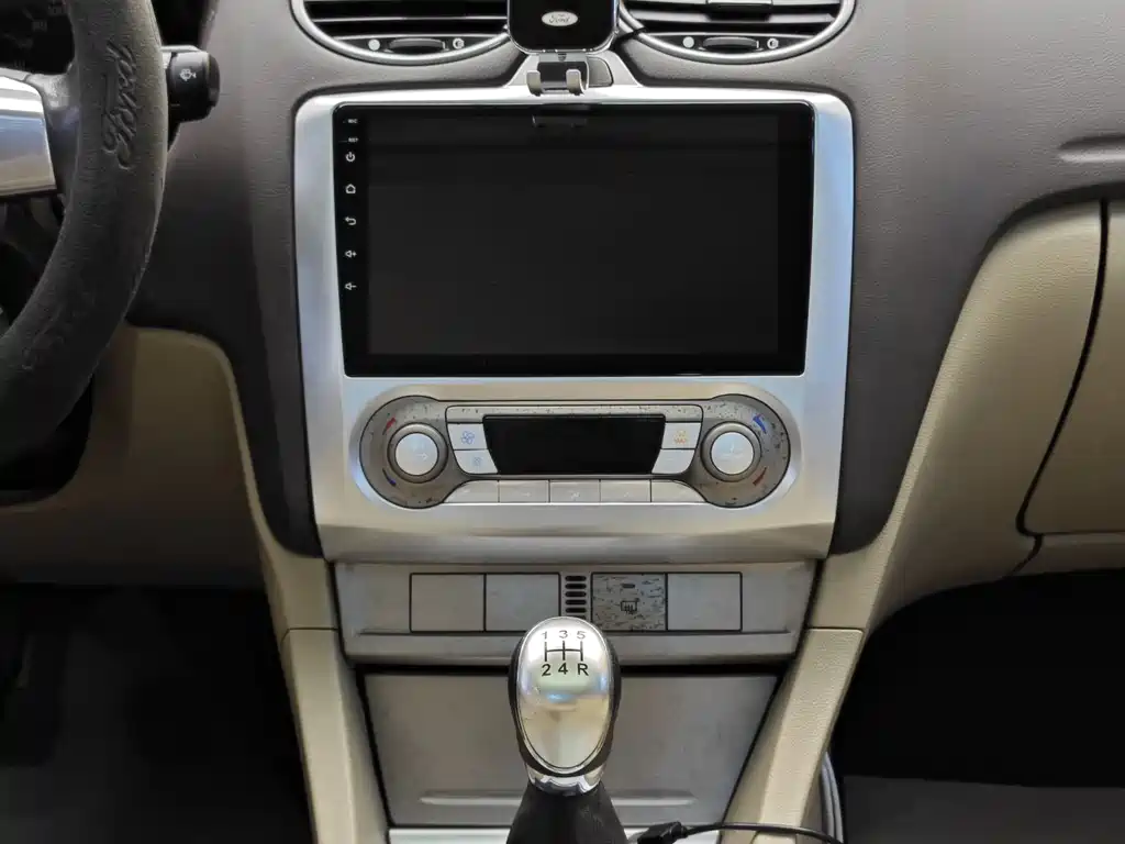 Ford Focus 2014 — фото 18