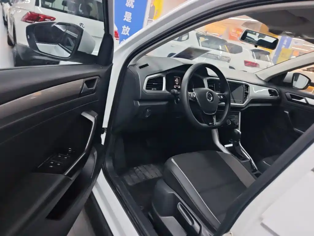 Volkswagen T-Roc 2021 — фото 12