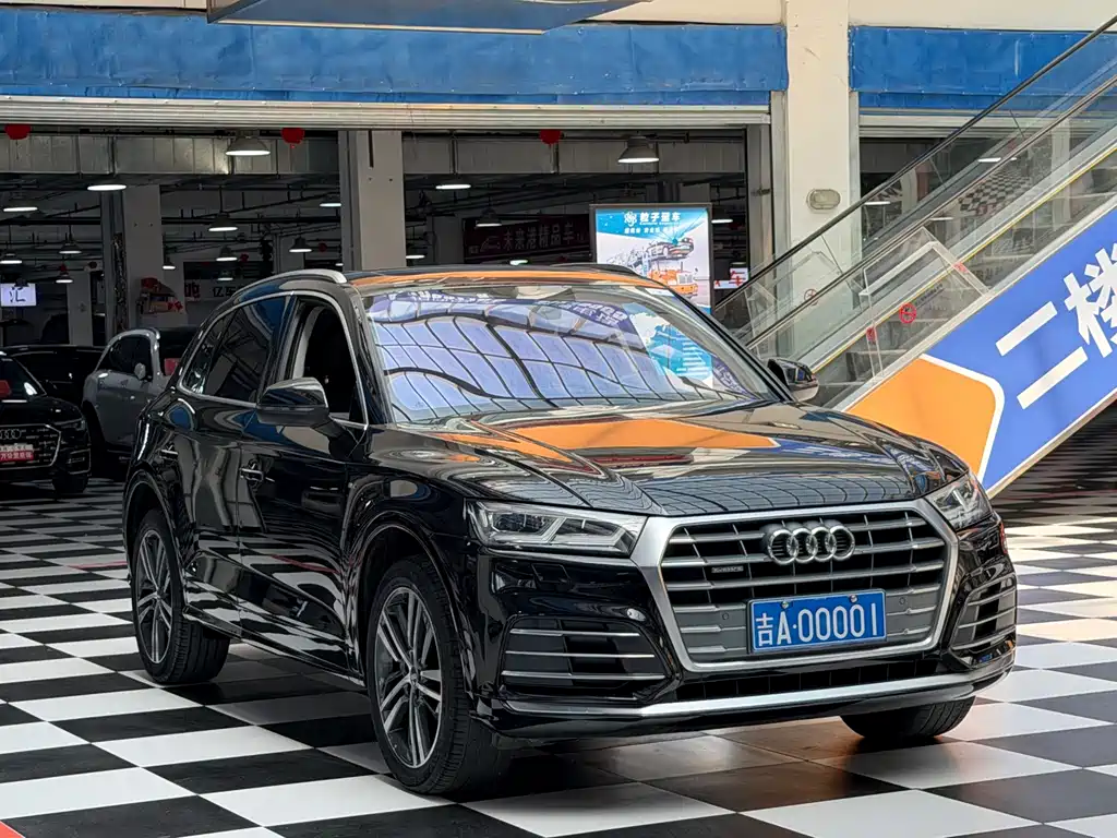 Audi Q5L 2020 — фото 3