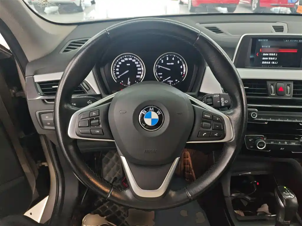 BMW X1 2018 — фото 11