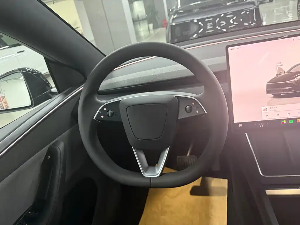 Tesla Model Y 2026