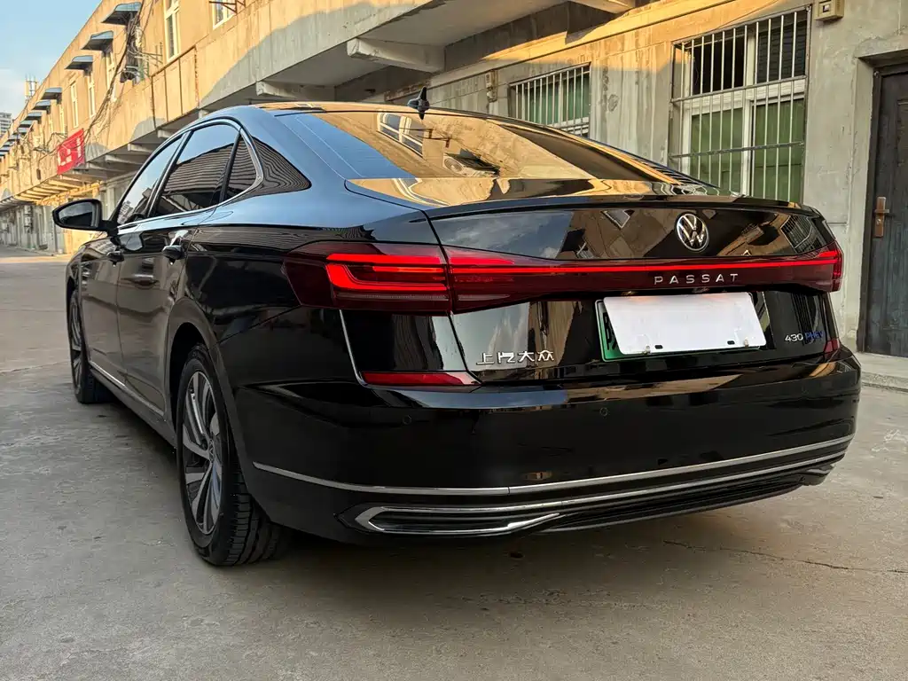 Volkswagen Passat Plug-In Hybrid 2024 — фото 14