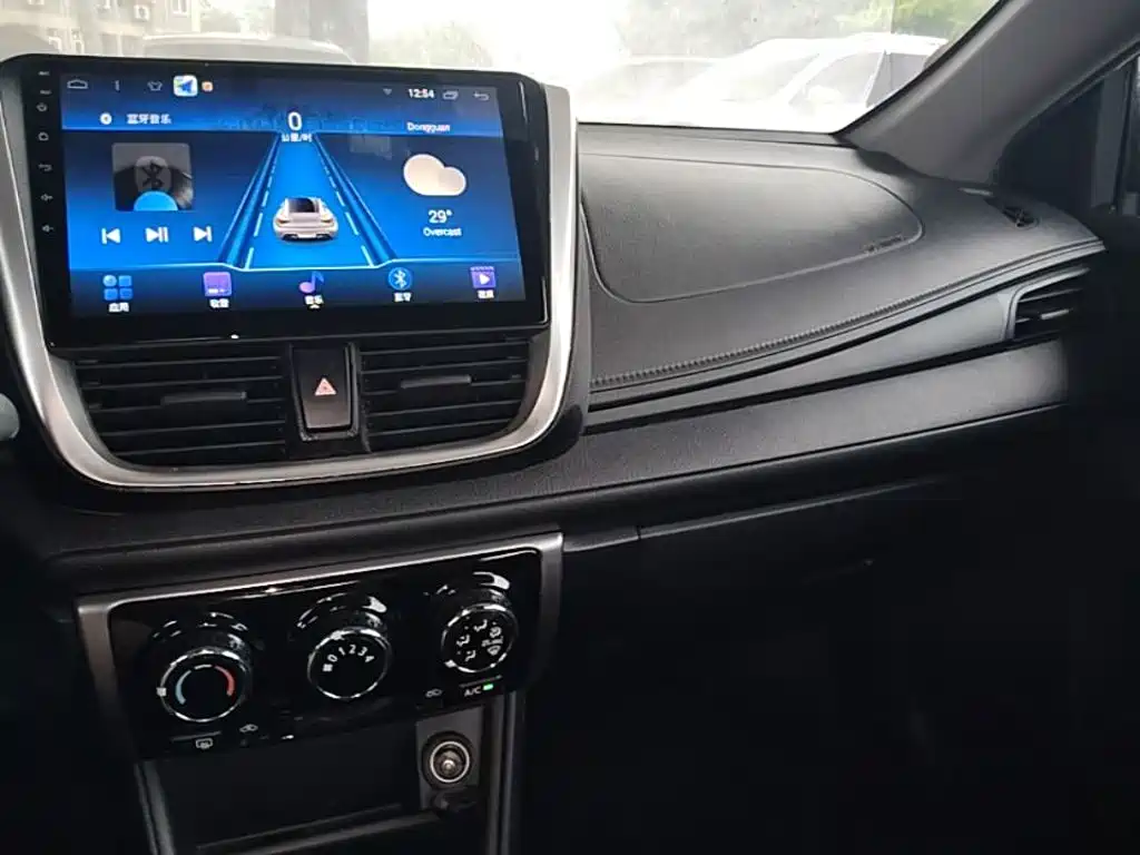 Toyota Yaris L 2021 — фото 10