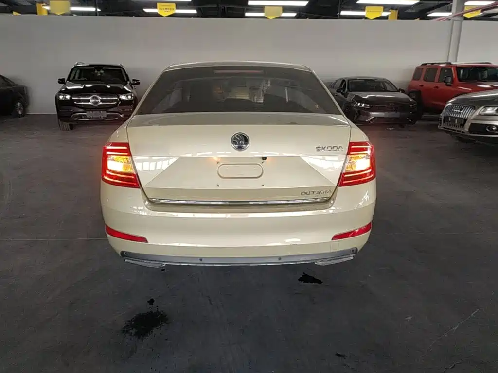 Skoda Octavia 2015 — фото 6