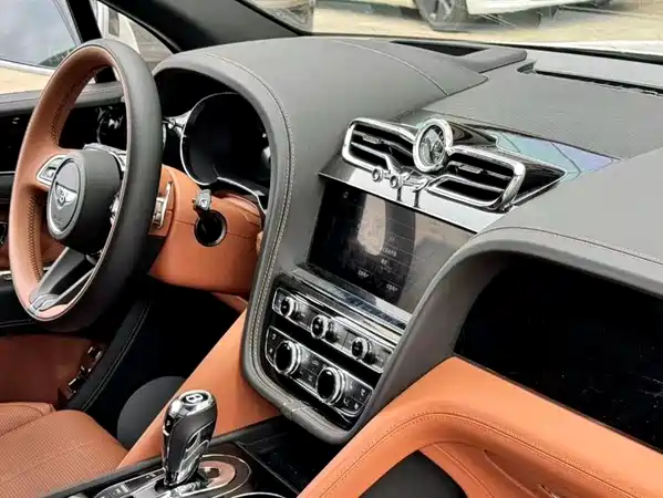 Bentley Bentayga Plug-In Hybrid 2022