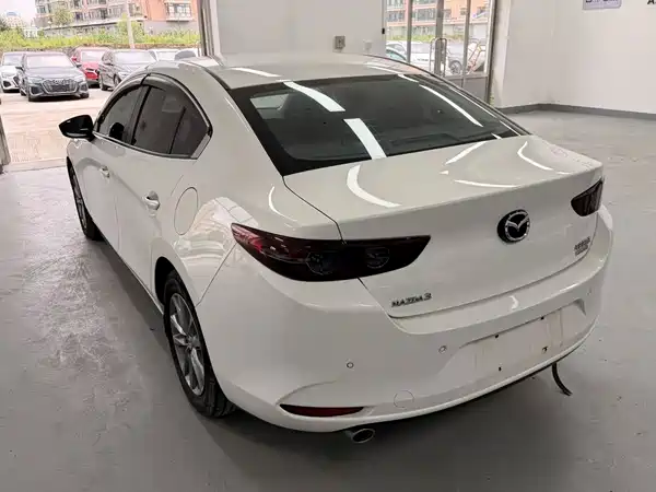 Mazda 3 Axela 2022