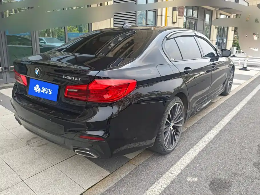 BMW 5 Series 2019 — фото 3