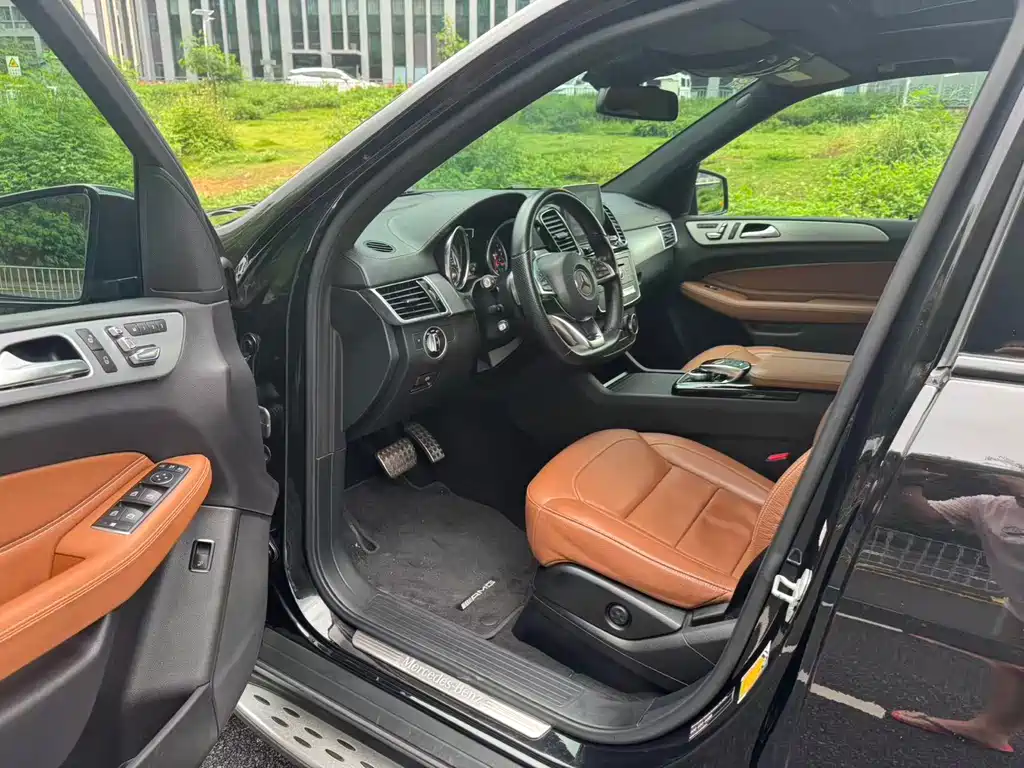 Mercedes-Benz GLE 2017 — фото 20