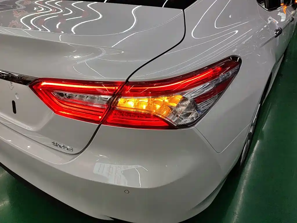 Toyota Camry 2021 — фото 8