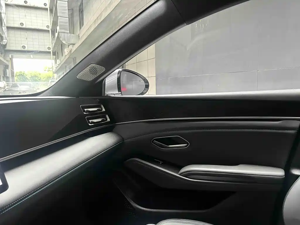 BYD Qin L 2025 — фото 12