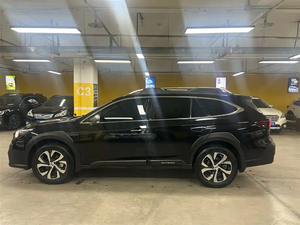 Subaru Outback 2022 — фото 4