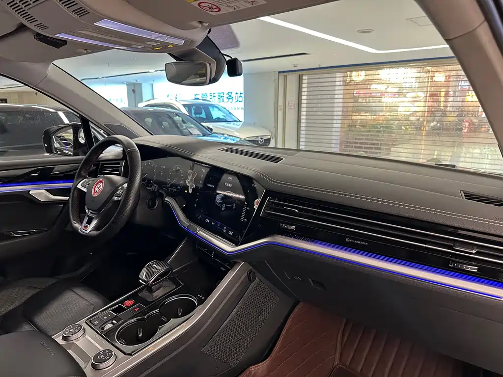 Volkswagen Touareg 2019 — фото 13