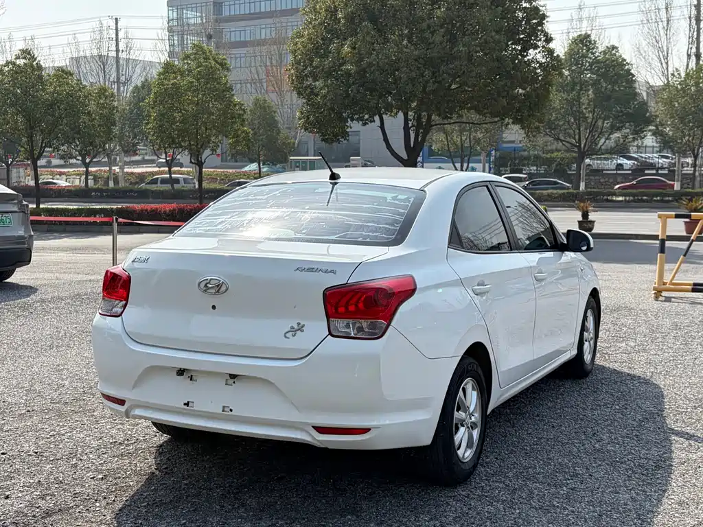 Hyundai Accent 2017 — фото 9