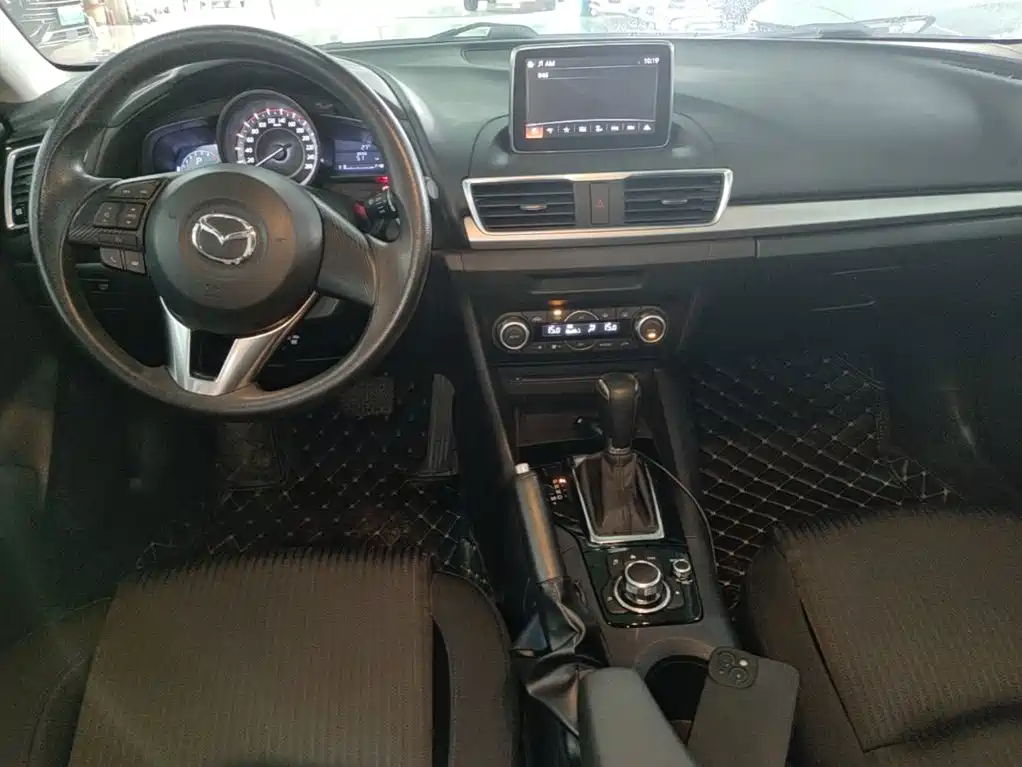 Mazda 3 Axela 2016 — фото 10