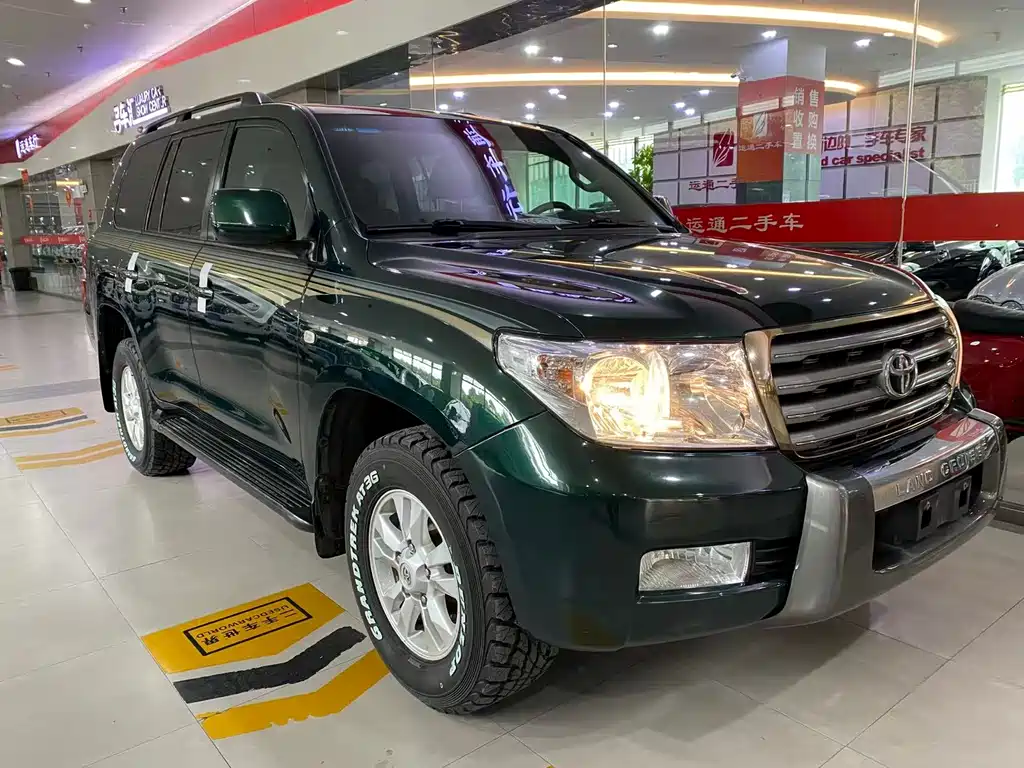 Toyota Land Cruiser 2010 — фото 2