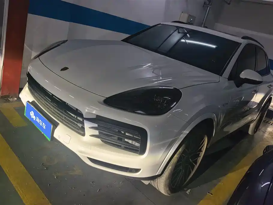 Porsche Cayenne Hybrid 2022