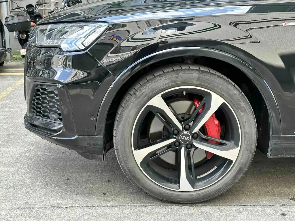 Audi Q7 2023 — фото 12