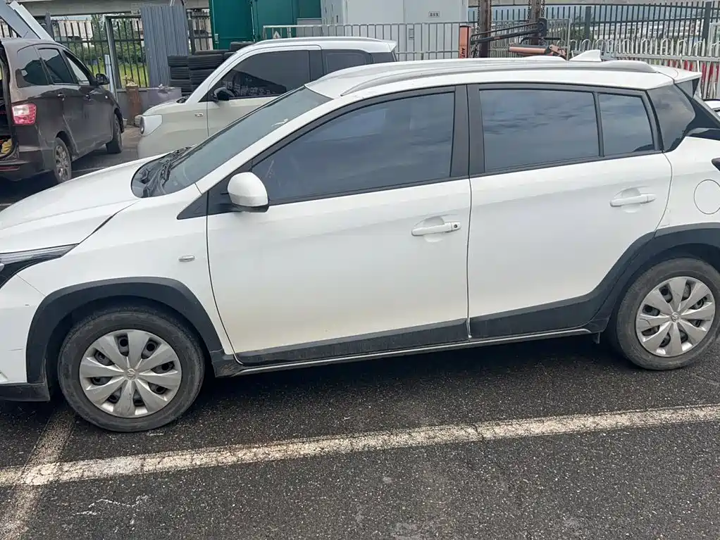 Toyota Yaris L 2023