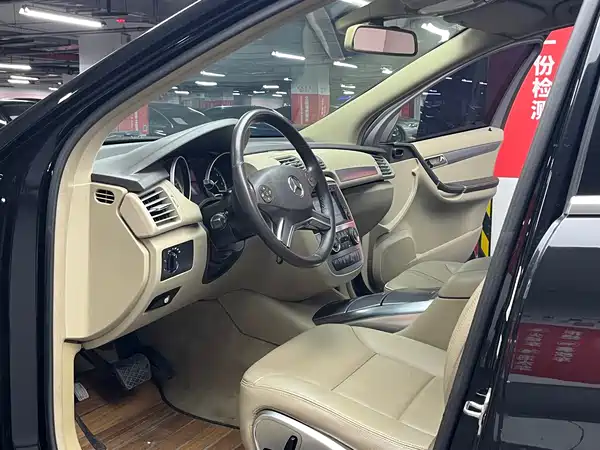 Mercedes-Benz R-Class 2011