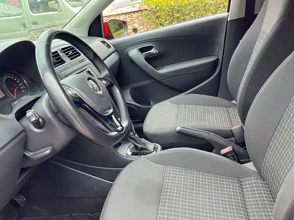 Volkswagen Polo 2016