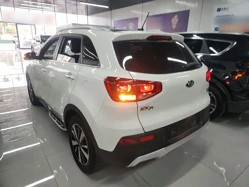 Kia KX3 2015 — фото 5
