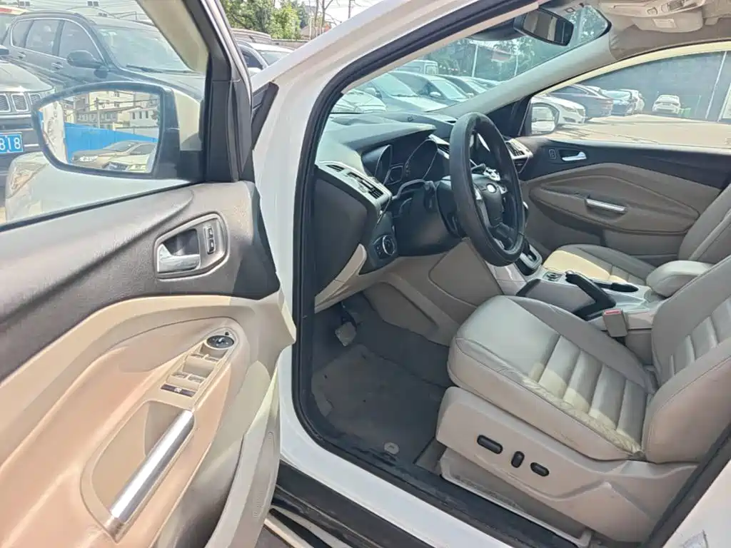 Ford Kuga 2014 — фото 16