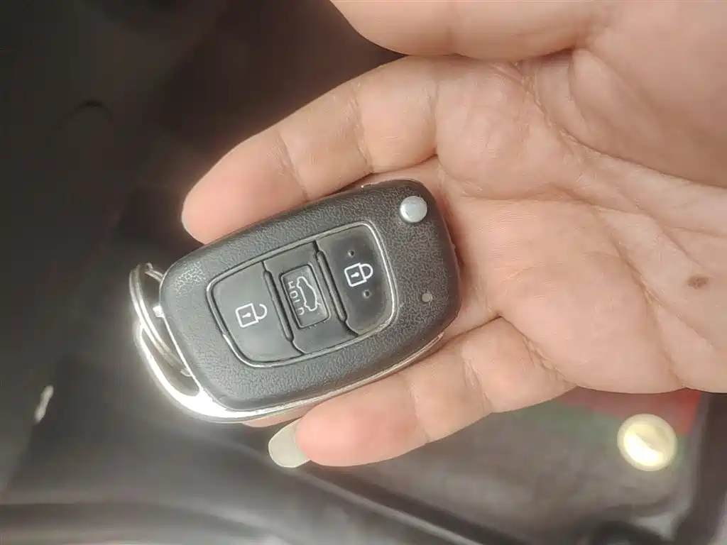 Hyundai Verna 2018 — фото 9