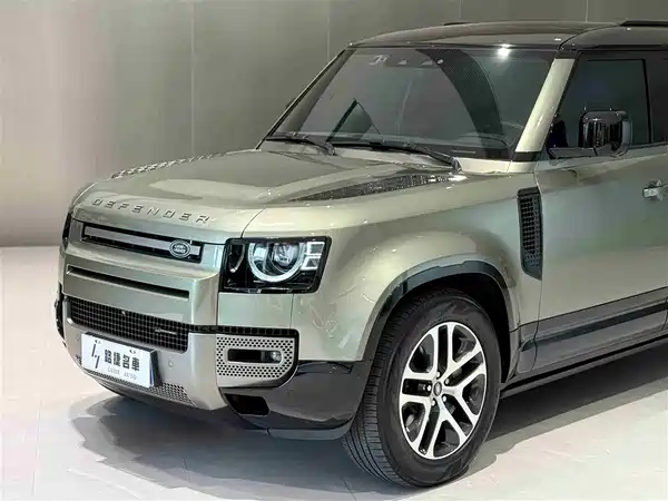 Land Rover Defender 2023