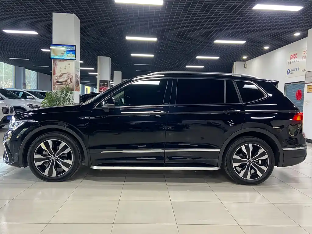 Volkswagen Tiguan L 2021 — фото 3
