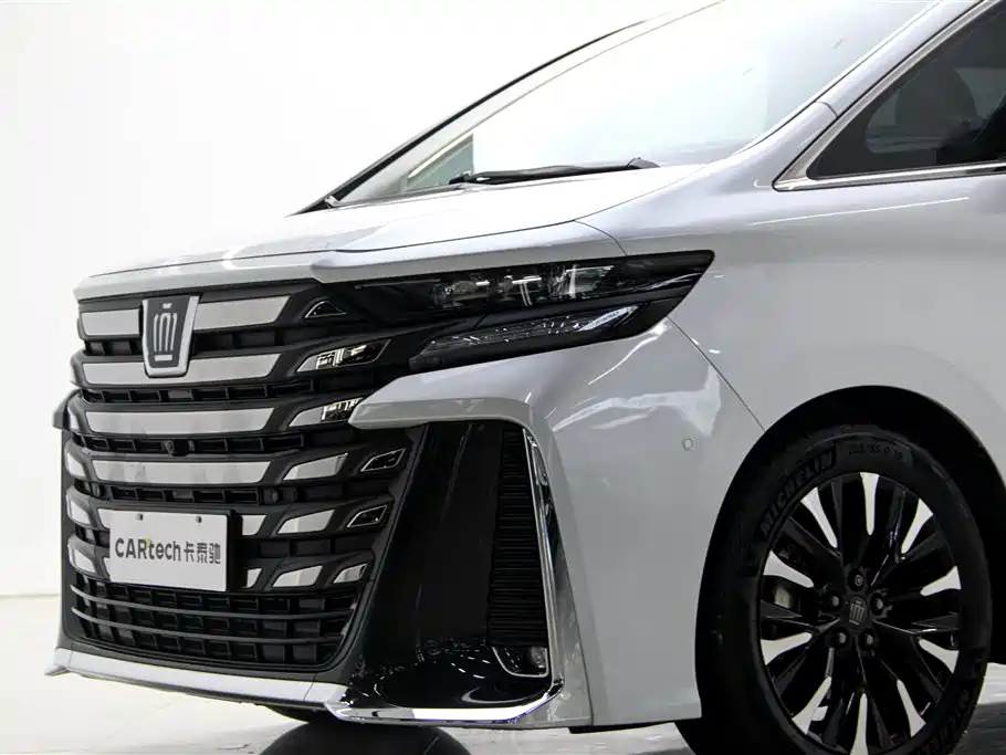 Toyota Vellfire 2024 — фото 8