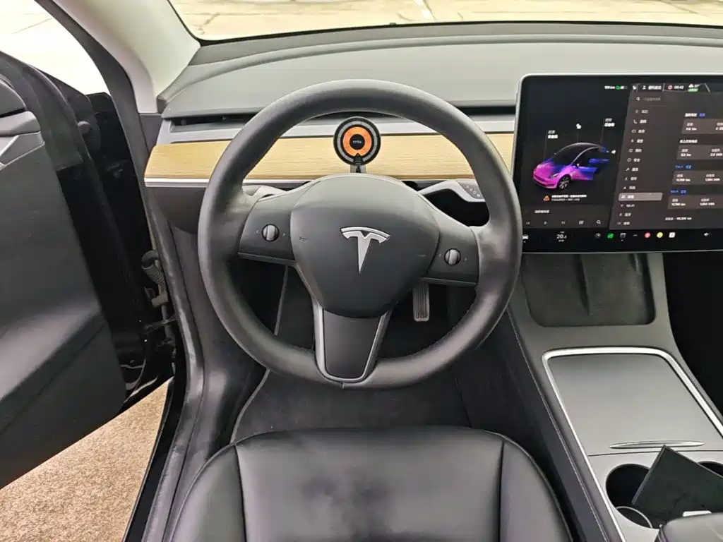 Tesla Model Y 2023 — фото 11