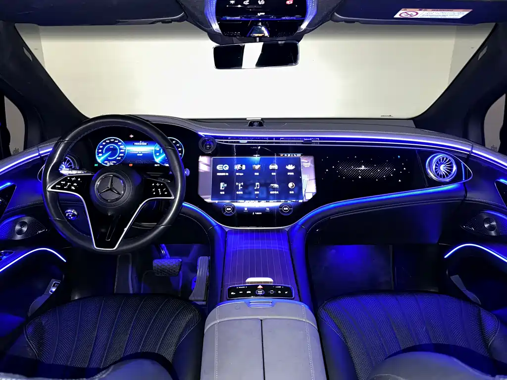 Mercedes-Benz EQS SUV 2023 — фото 33