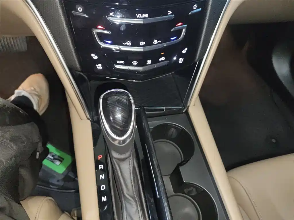 Cadillac XTS 2019 — фото 14