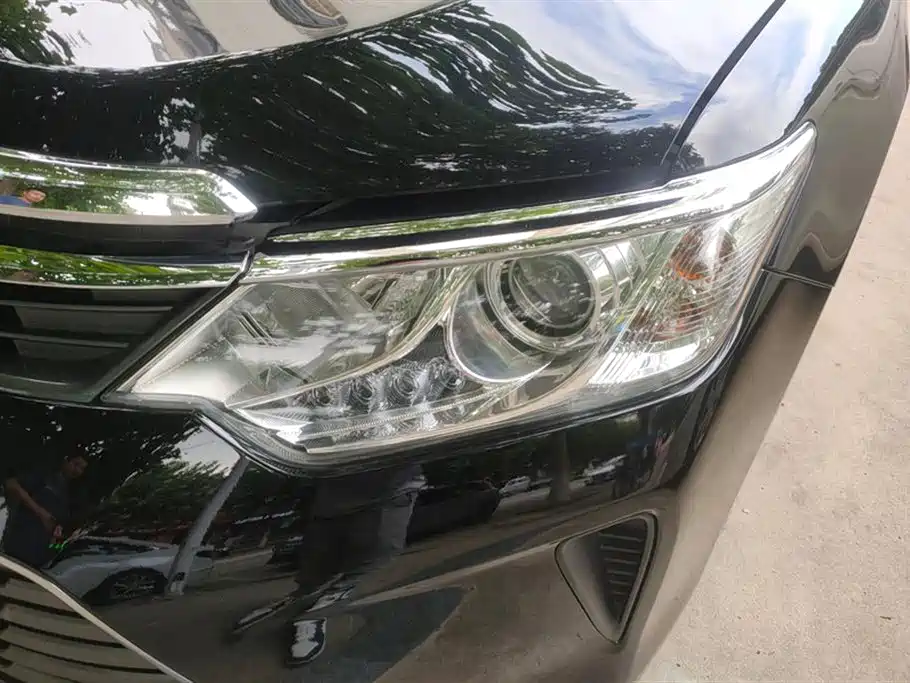 Toyota Camry 2015 — фото 5