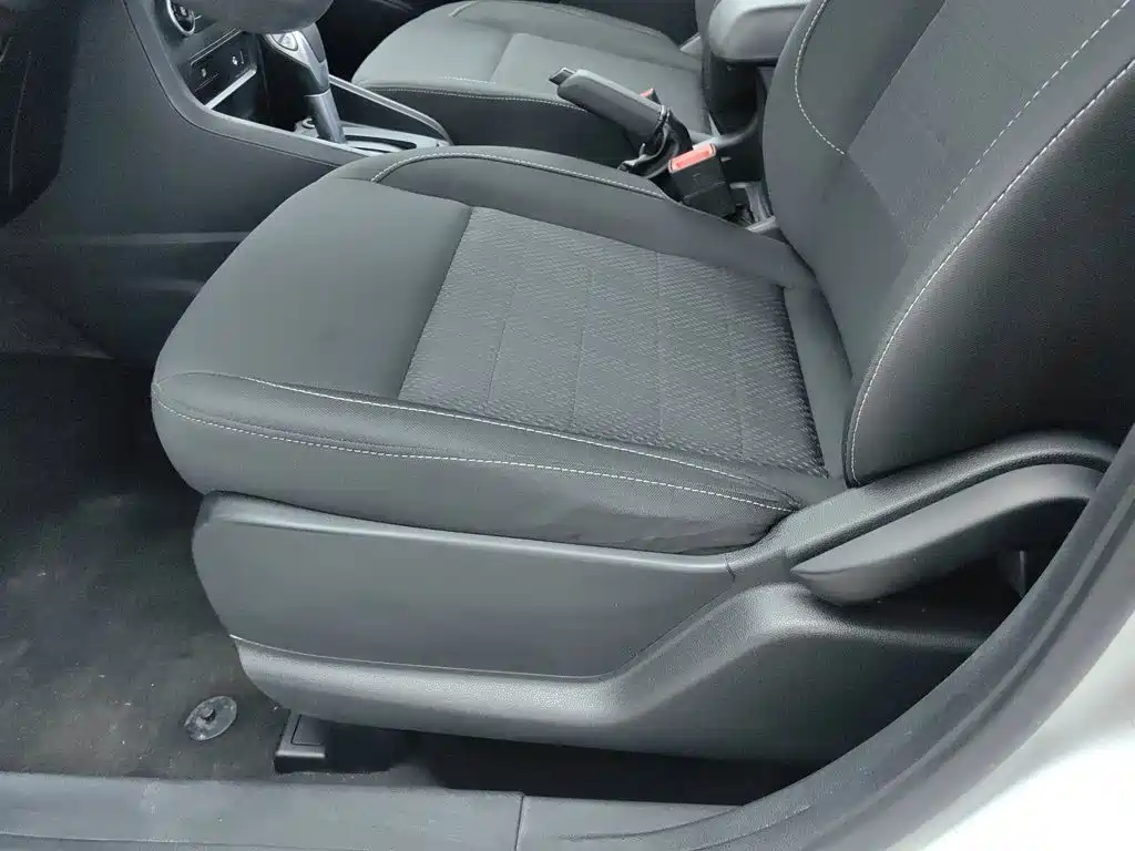 Ford EcoSport 2018 — фото 20