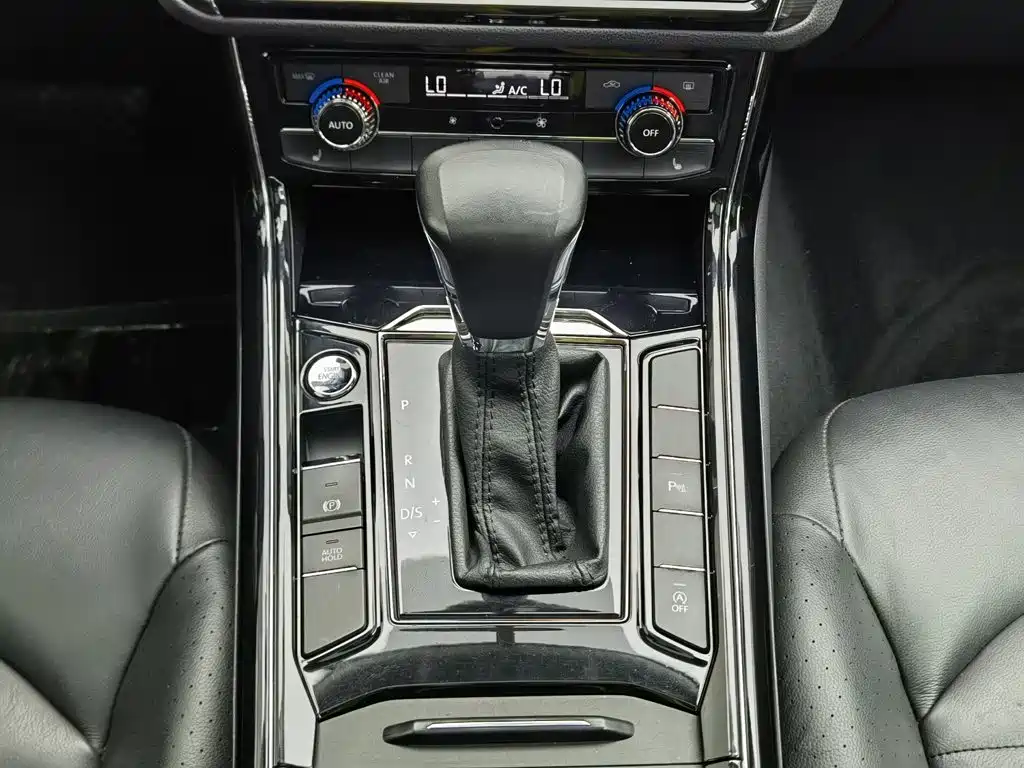 Volkswagen Phideon 2019 — фото 13
