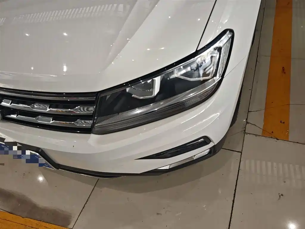 Volkswagen Tiguan L 2018 — фото 24