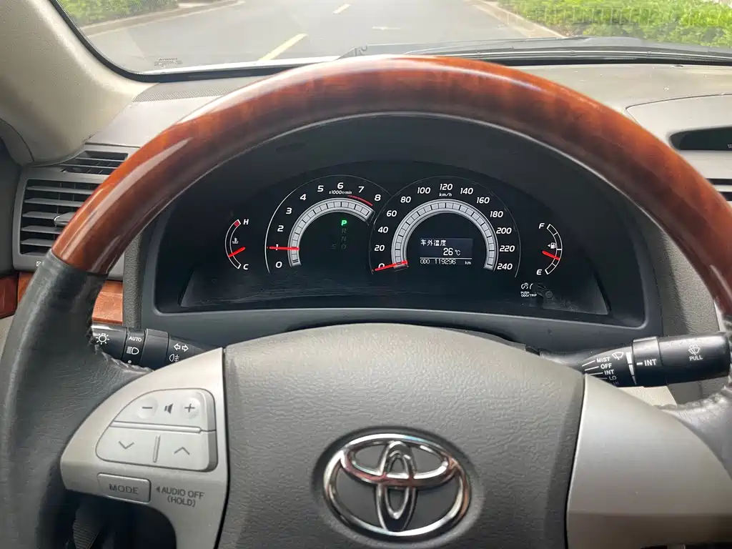 Toyota Camry 2008 — фото 16