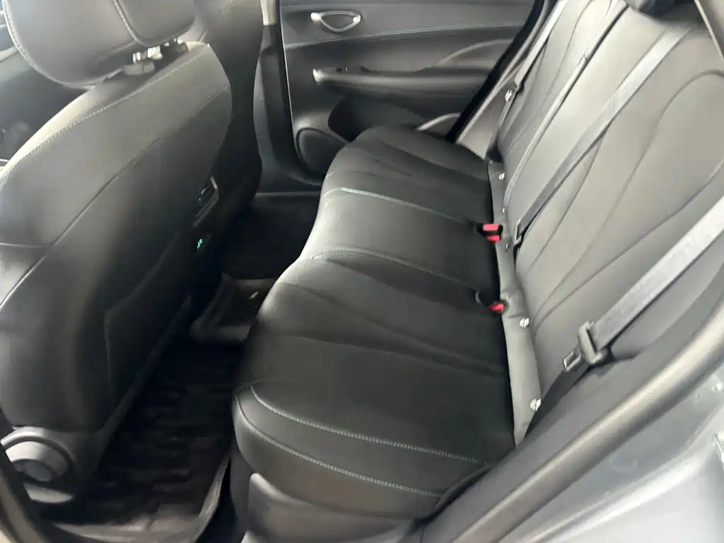 BYD Seal 05 DM-i 2025 — фото 6