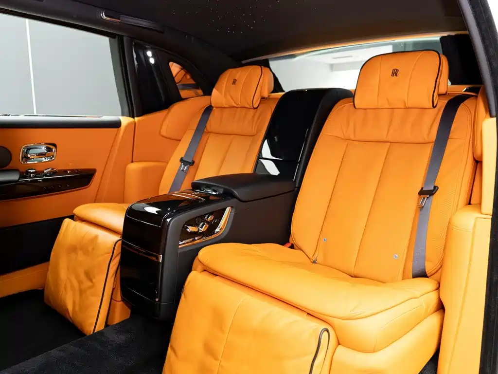 Rolls-Royce Phantom 2022 — фото 12