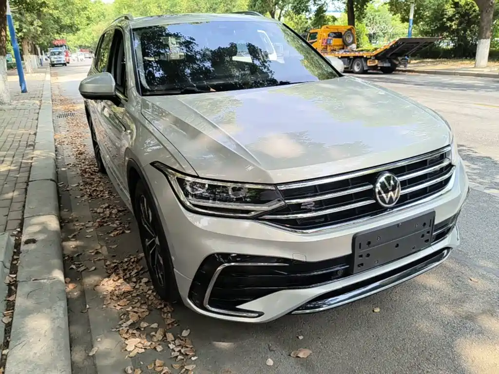 Volkswagen Tiguan L 2023 — фото 4
