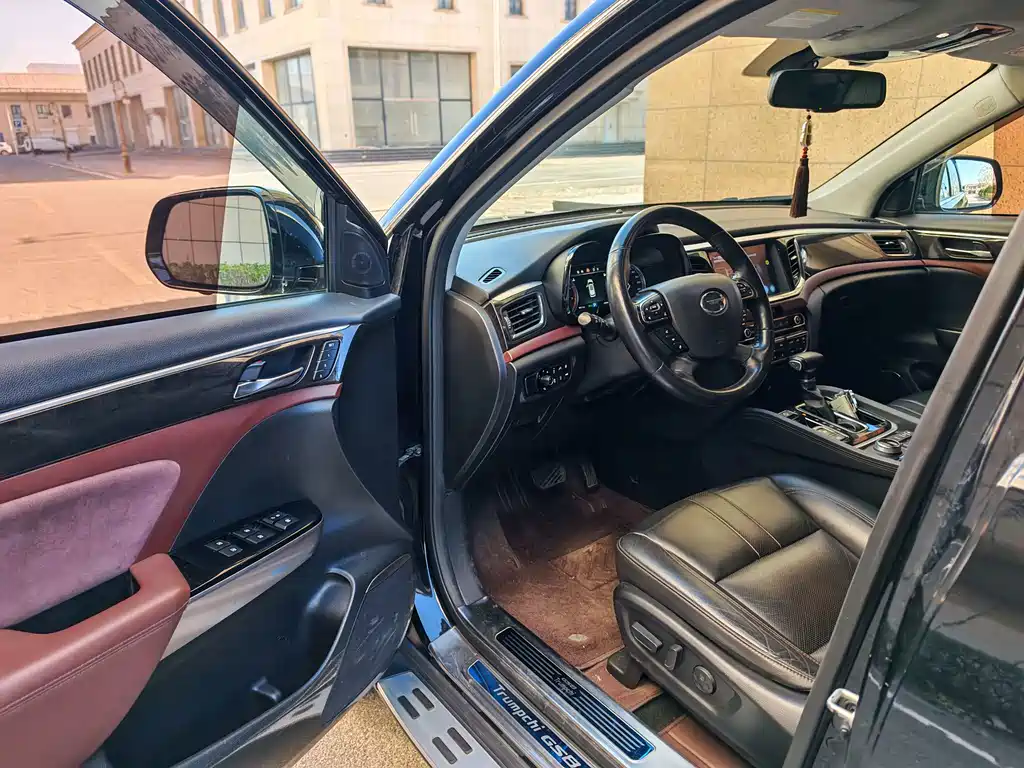 GAC Trumpchi GS8 2019 — фото 12