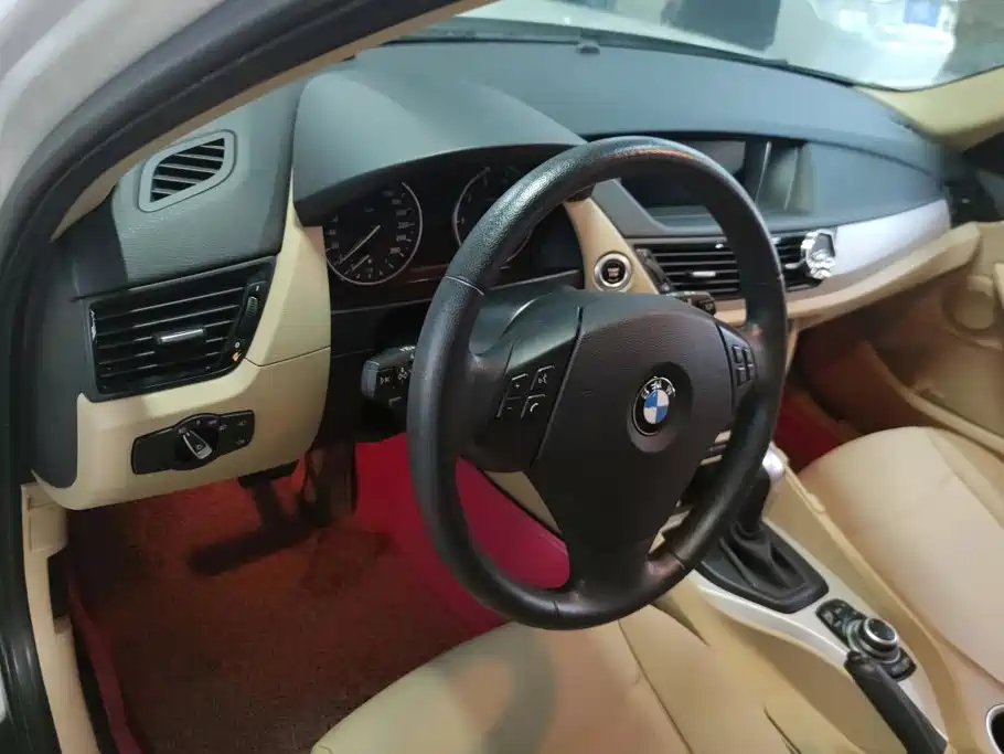 BMW X1 2013 — фото 12