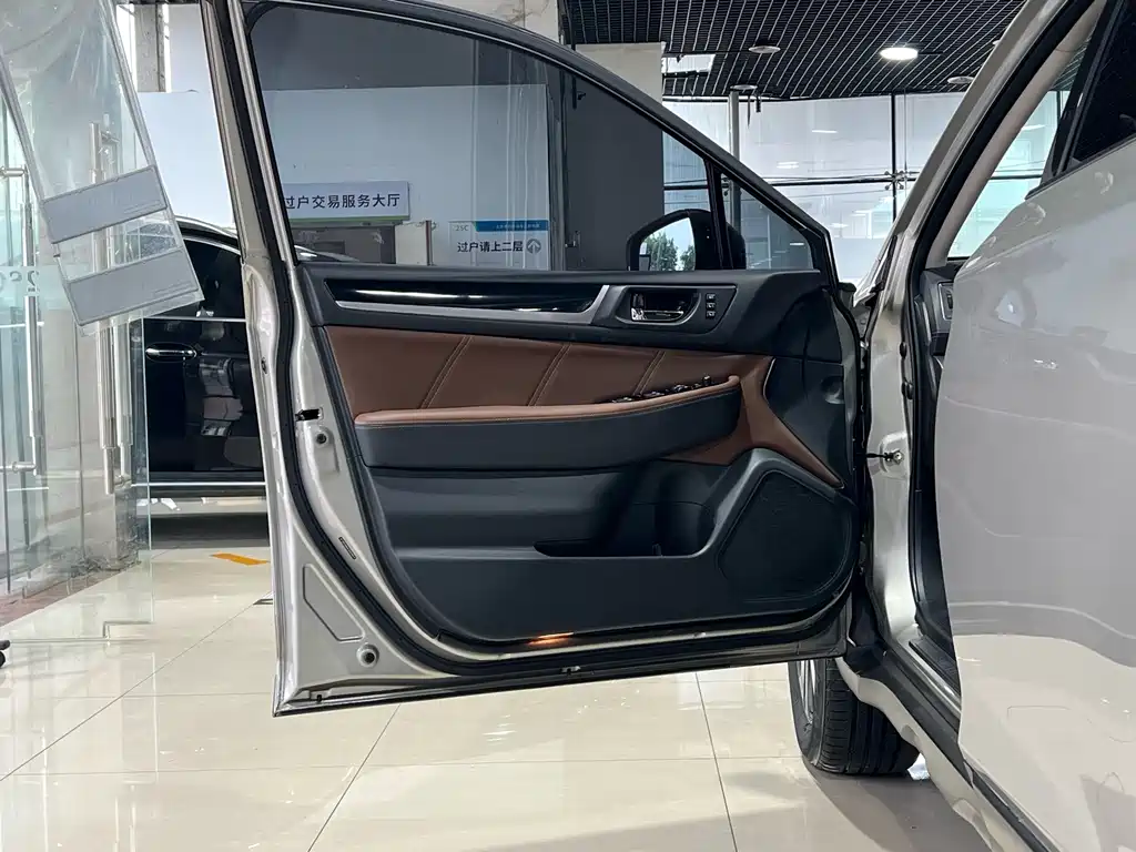 Subaru Outback 2020 — фото 11