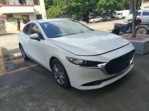 Mazda 3 Axela 2023