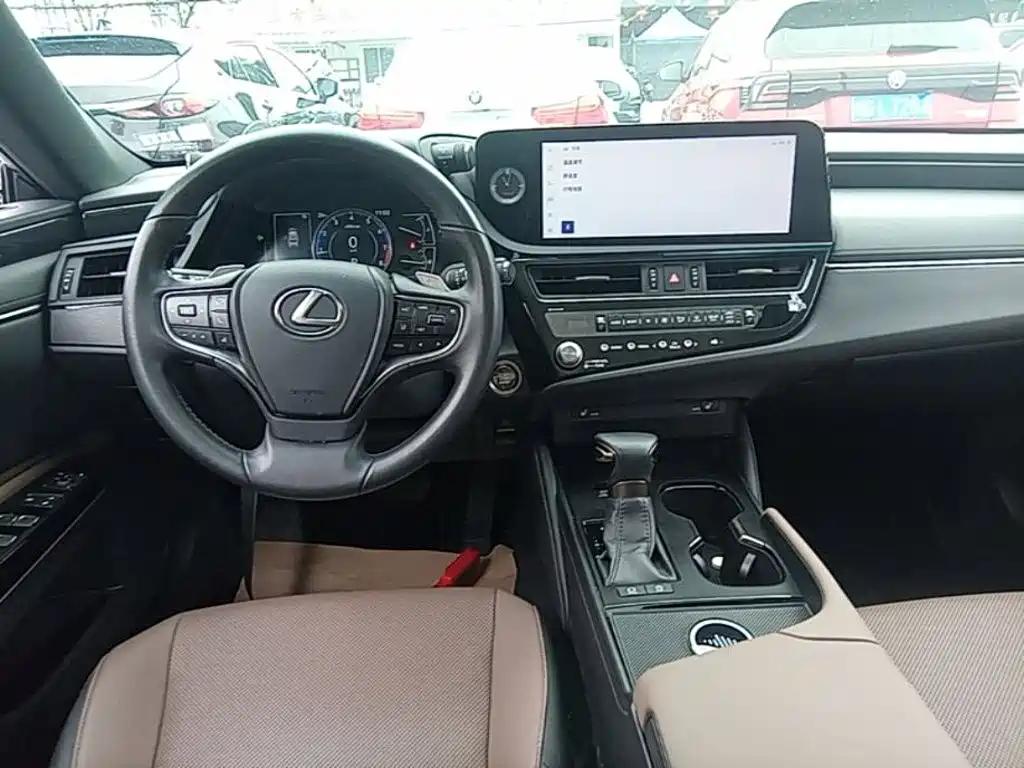 Lexus ES 2023 — фото 11