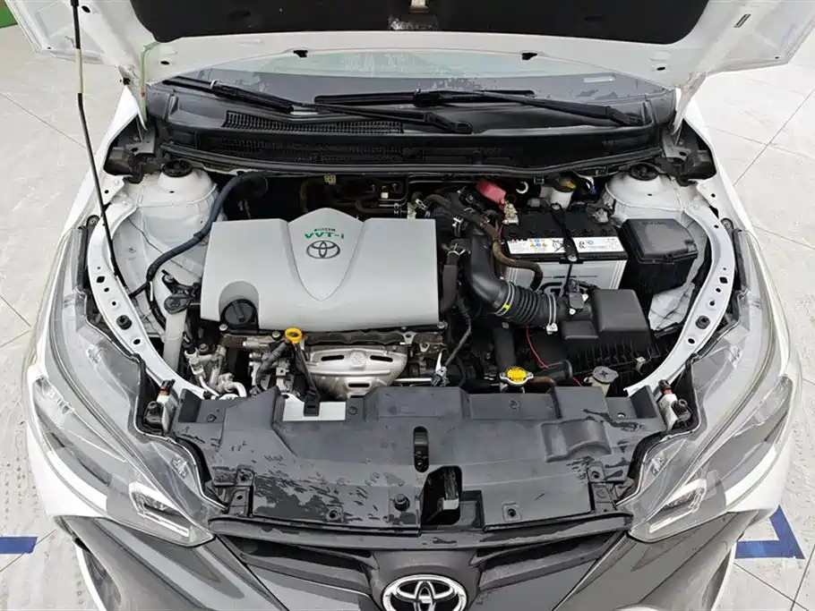 Toyota Yaris L 2017 — фото 10