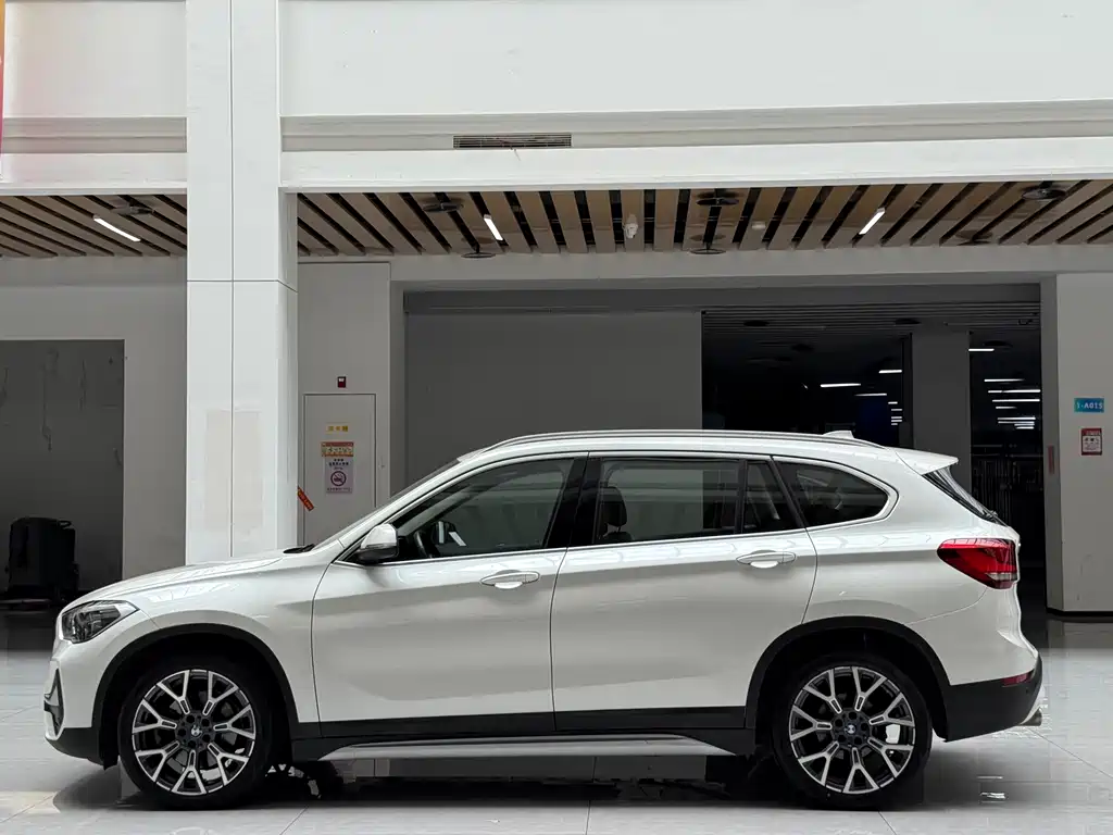 BMW X1 2020 — фото 8